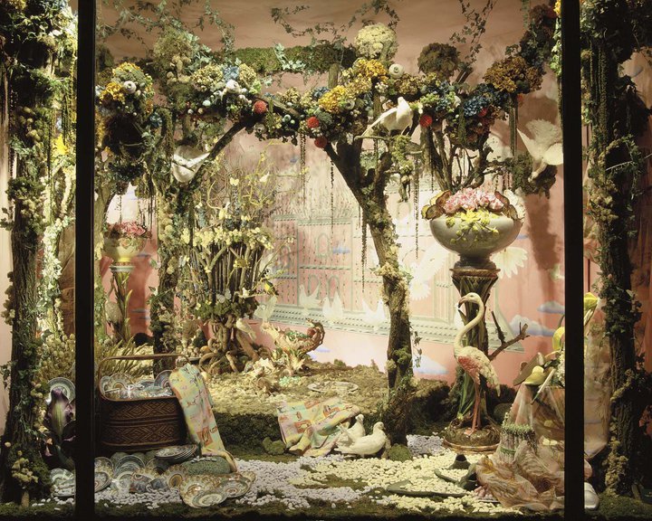 Les Vitrines Hermes　Leila Menchari Celebrating Fashion That Can Be Seen But Not Bought - The